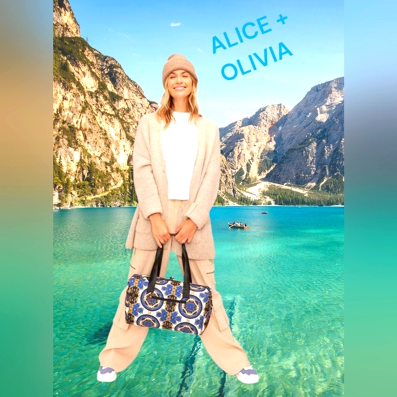 ALICE + OLIVIA DUFFLE BAG IN REGAL ROMANCE WEEKENDER BAG WITH STRAP Sz LARGE NWT - Picture 1 of 16